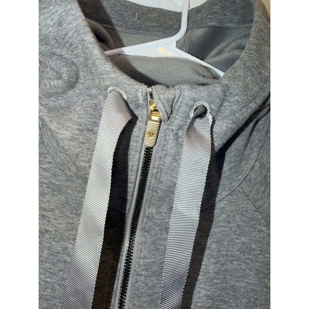 Lululemon On The Daily Hoodie Heather Medium Grey FullZip Sweatshirt Jacket Gold